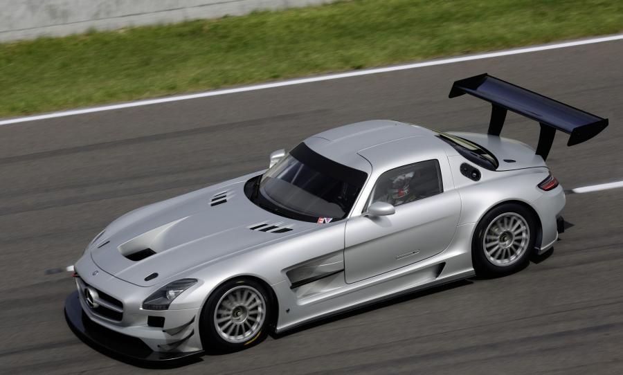  Mercedes-Benz SLS AMG GT3 2011 года  (фото 12 из 38)